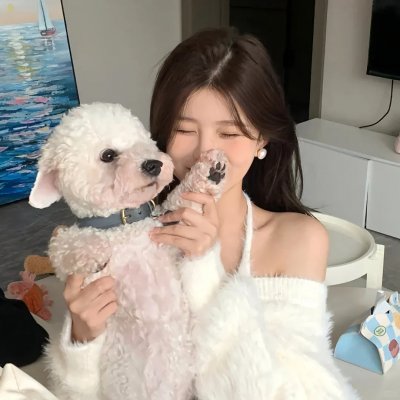 绿衣女子